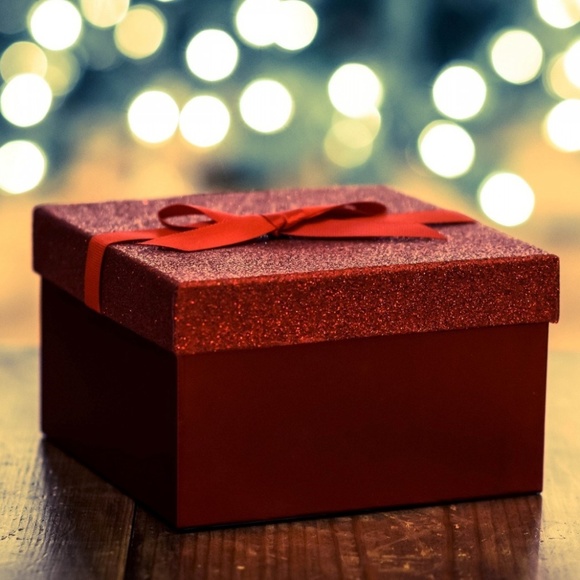 Lino Fitness Other - Gifts 4 HER Mistery Box NEW $200 Value